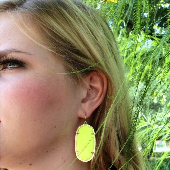 Kendra Scott
Danielle Gold Solid yellow neon Drop Earrings - Picture 3 of 4
